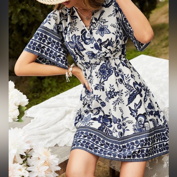 Boho Floral Print Overlap Neck Butterfly Sleeve Dress - Picture 4 of 6